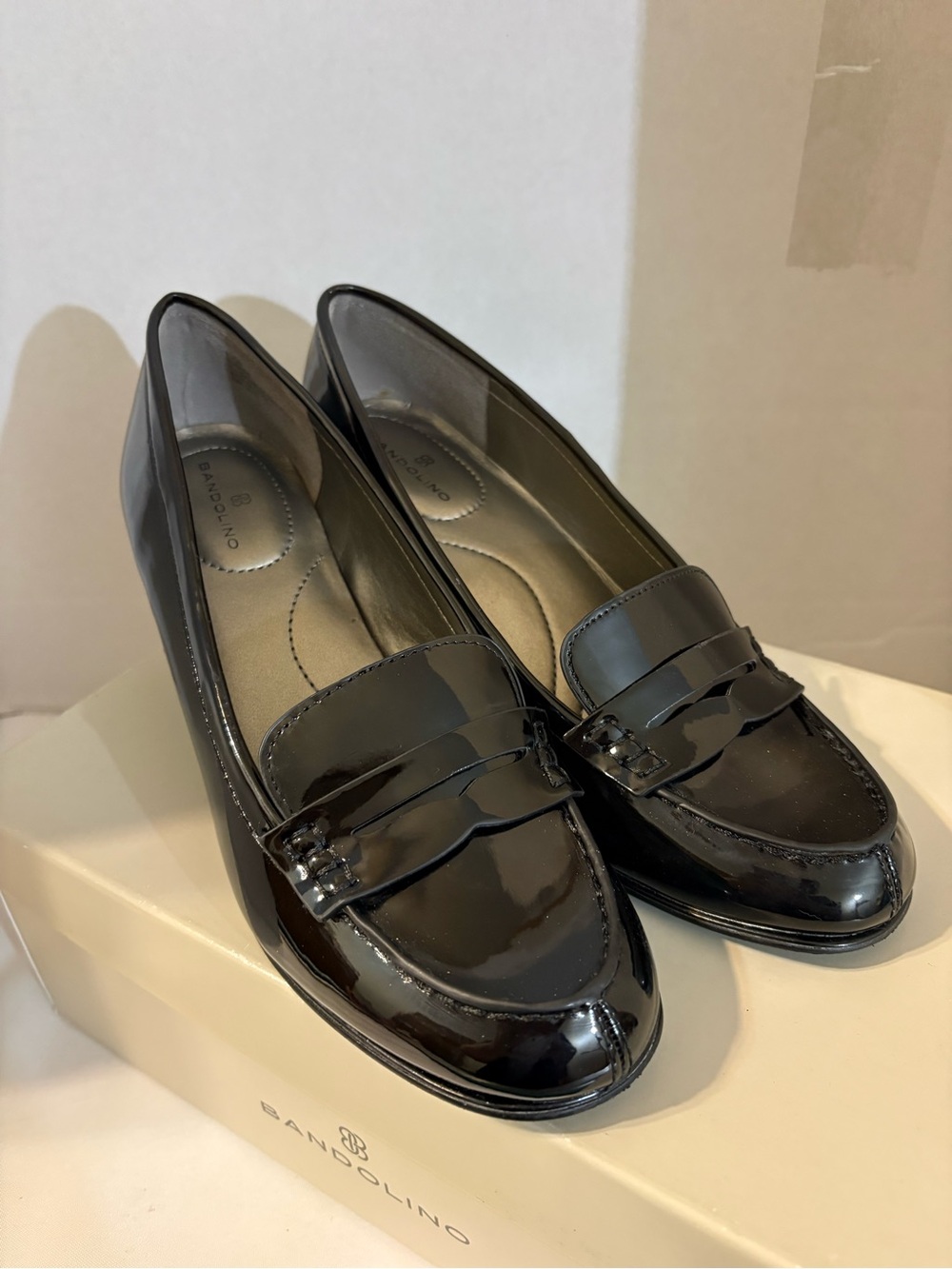 Bandolino black patent leather block heel loafer pumps women’s 6.5 penny keeper - Picture 7 of 10